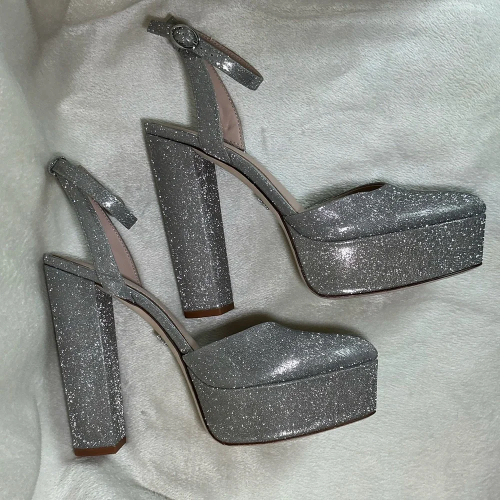 NEW Antonio Melani X Born on Fifth “Liv” Silver Metallic Glitter Platform Pumps